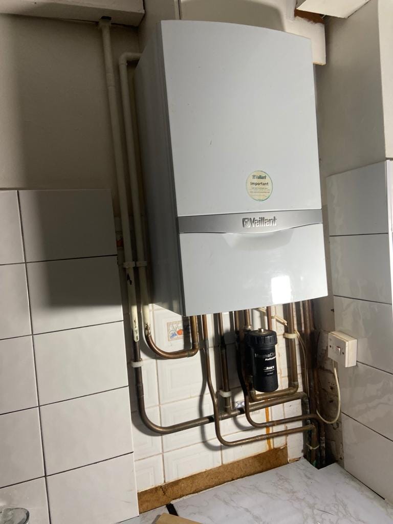 830B9C5B-85E0-4A19-A41B-BED7E2D58646