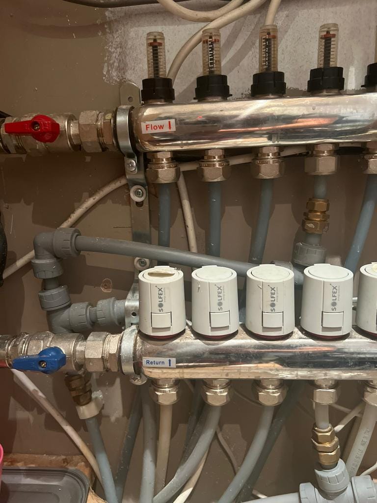 A5196CA0-3B7E-459A-B9E9-3CFAE9674CC8